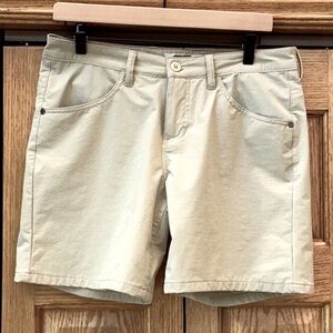 Mountain Khakis Women’s Stretch, classic fit shorts. Size 10